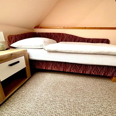 Hotel Bily Beranek Kralovice Kralovice  Екстер'єр фото